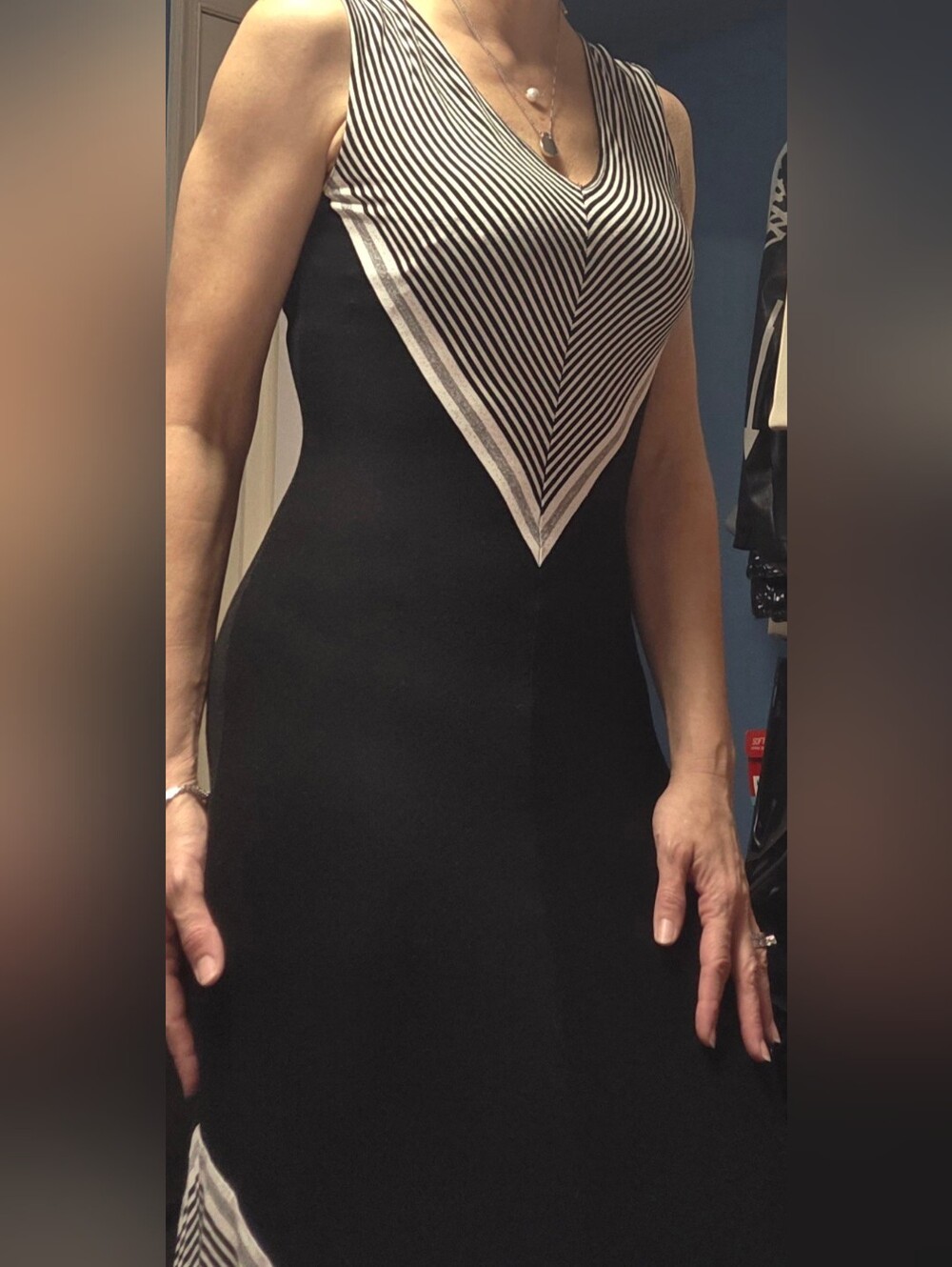 Black and White Chevron Maxi Dress - Women's Elegant Sleeveless Dress - Picture 4 of 4